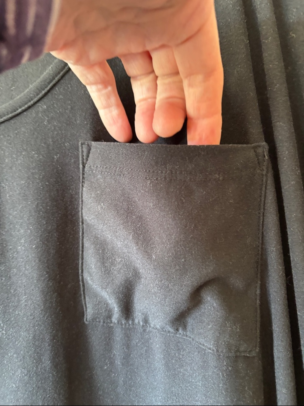 Olive & Oak Black Relaxed V-Neck Pocket Top - Picture 2 of 7
